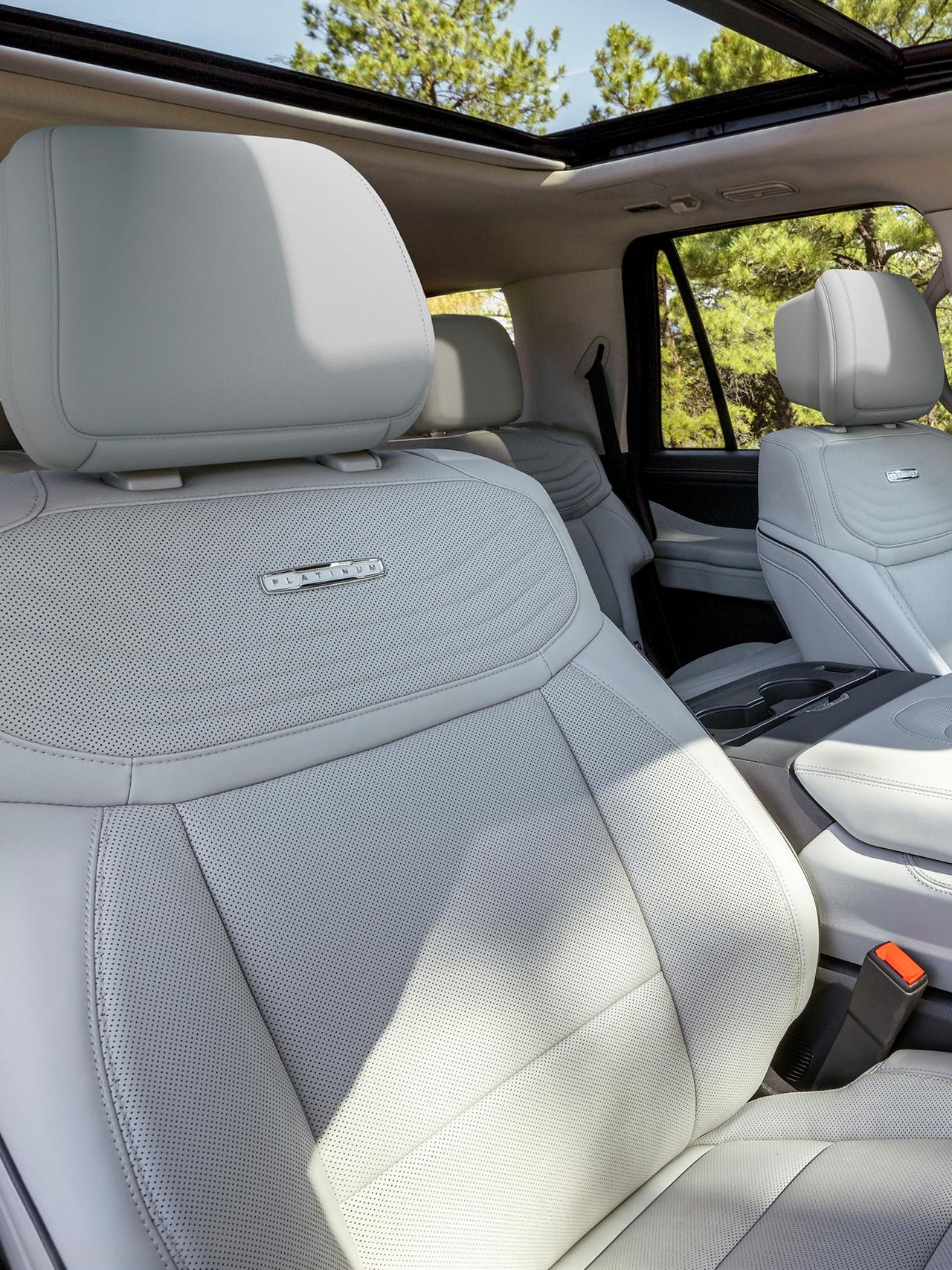 2026 Ford Expedition® Platinum™ SUV front seating area