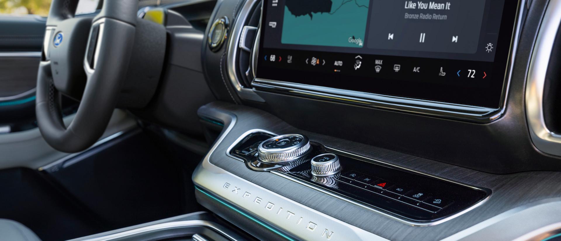 2027 Ford Expedition® Platinum™ SUV centre console