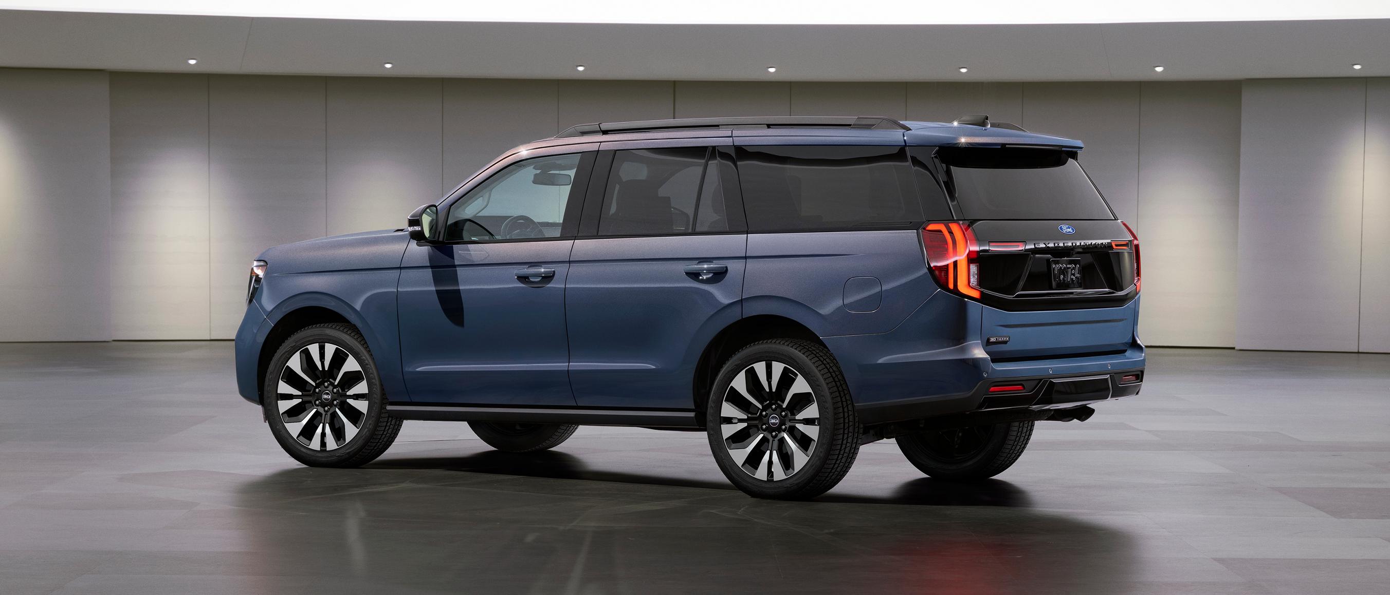 2027 Ford Expedition® Platinum™ model with available 30th Anniversary Appearance Package in Blue Ember Metallic