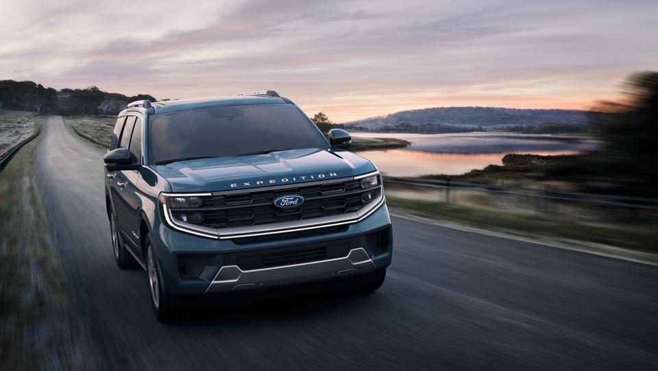 2026 Ford Expedition® Platinum™ SUV with available Platinum™ Ultimate Package