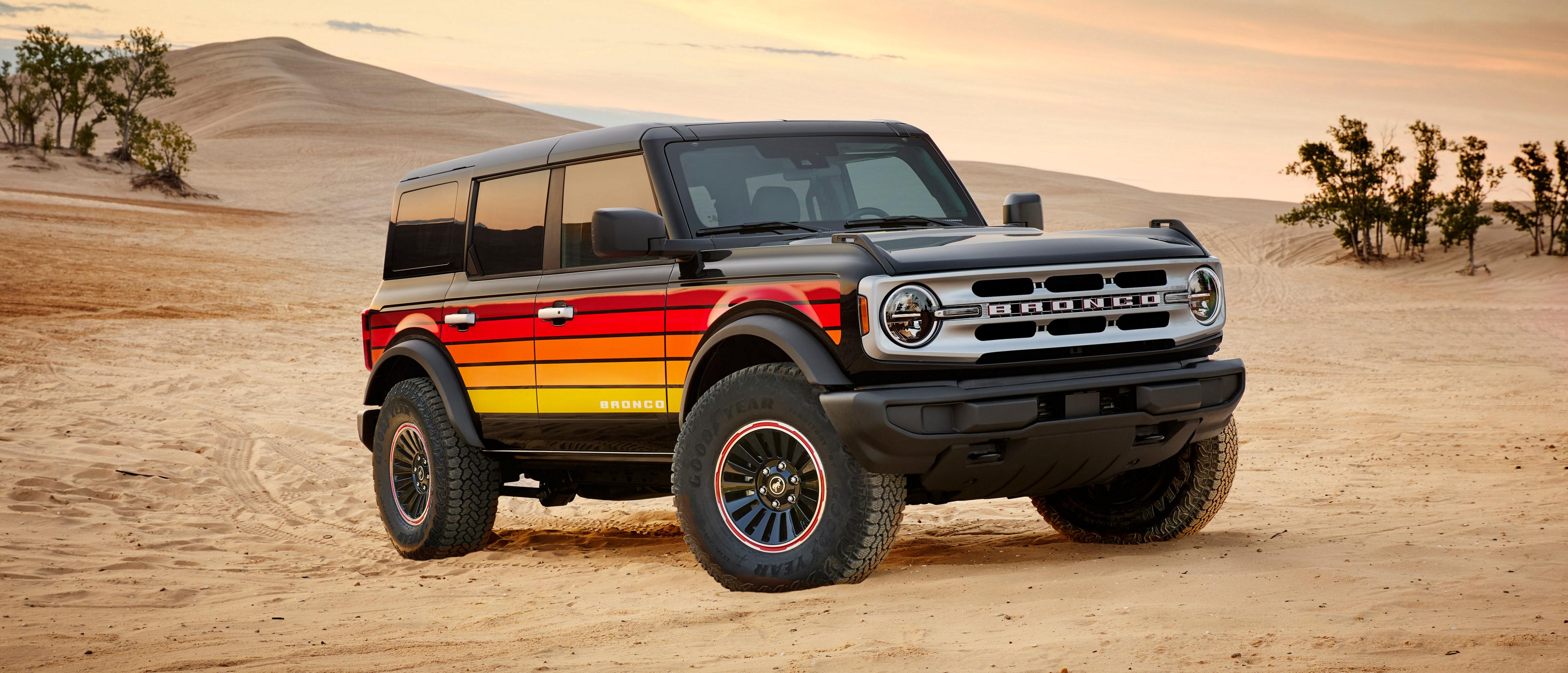 A 2025 Ford Bronco® SUV with the Free Wheeling® appearance package installed