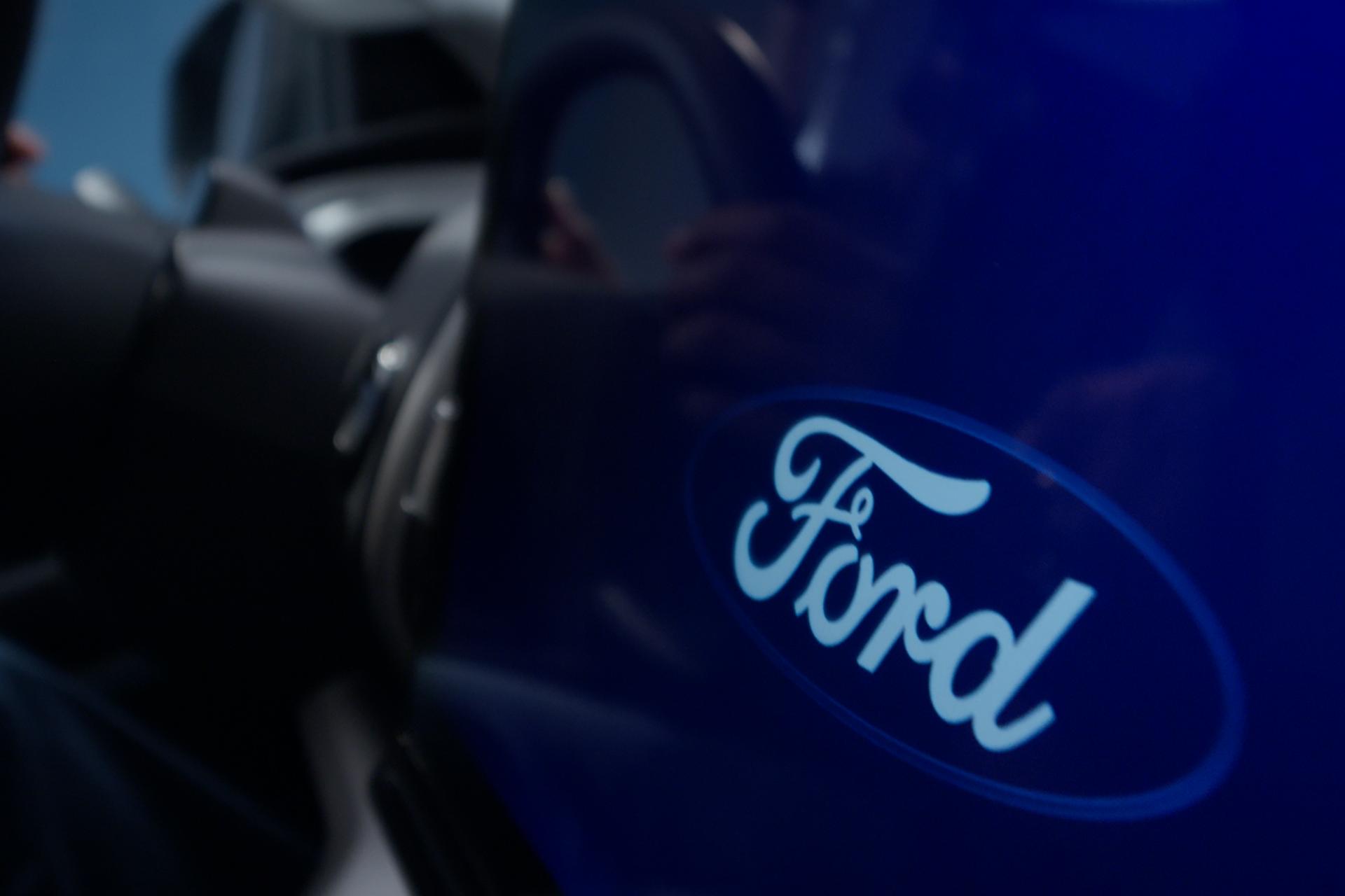 Ford Connectivity Package features on a 2026 Ford Expedition® SUV 13.2-inch centre display