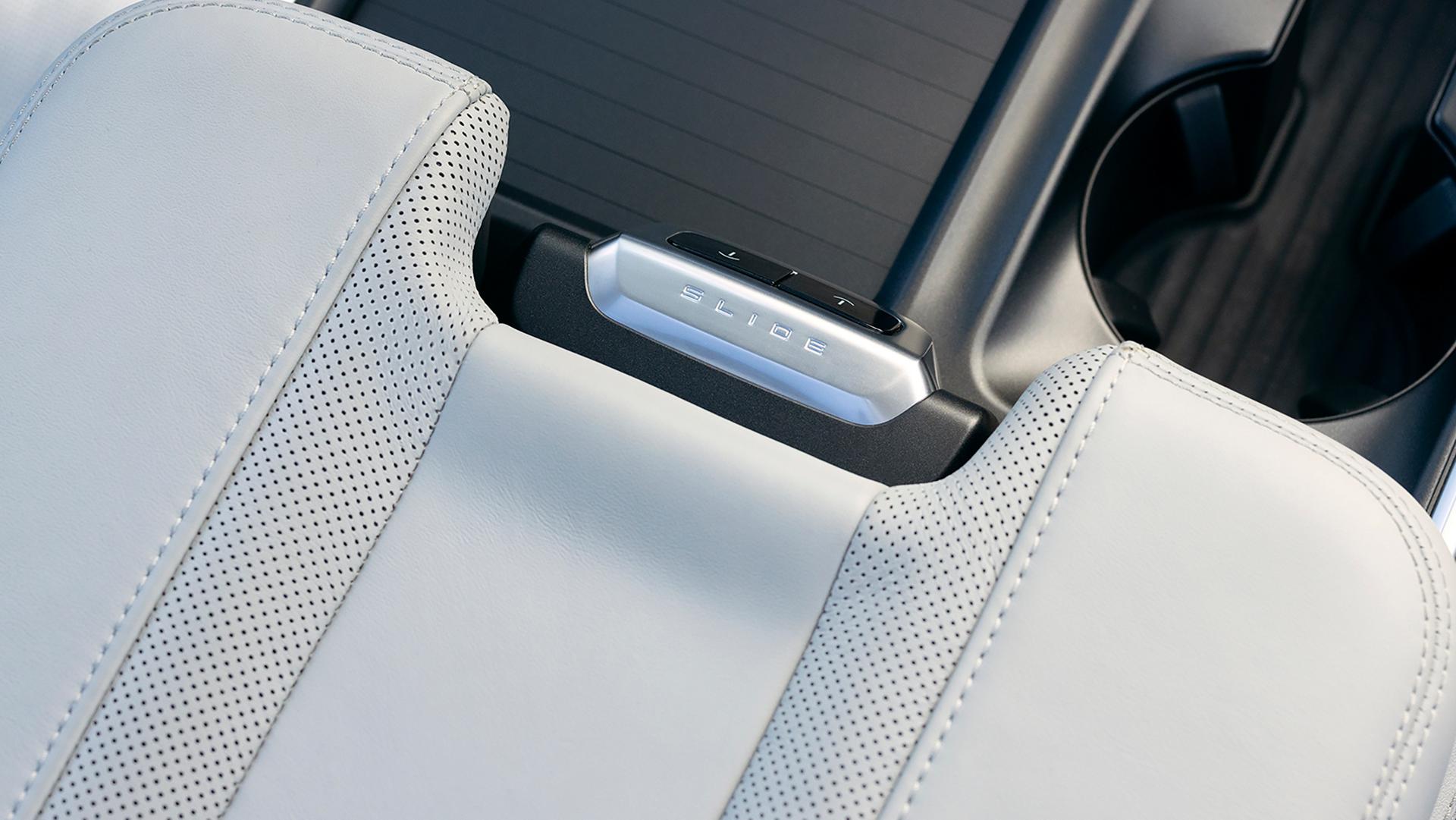 Available Flex Powered Console in a 2027 Ford Expedition® SUV