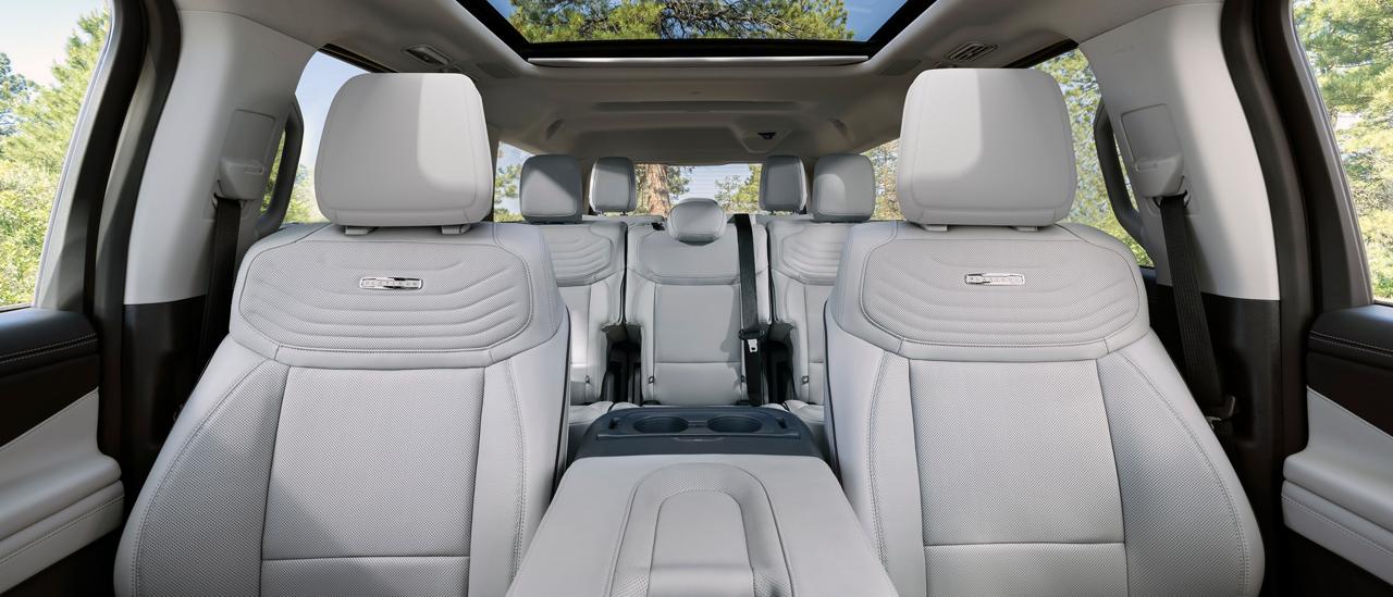 2027 Ford Expedition® Platinum™ SUV seating area