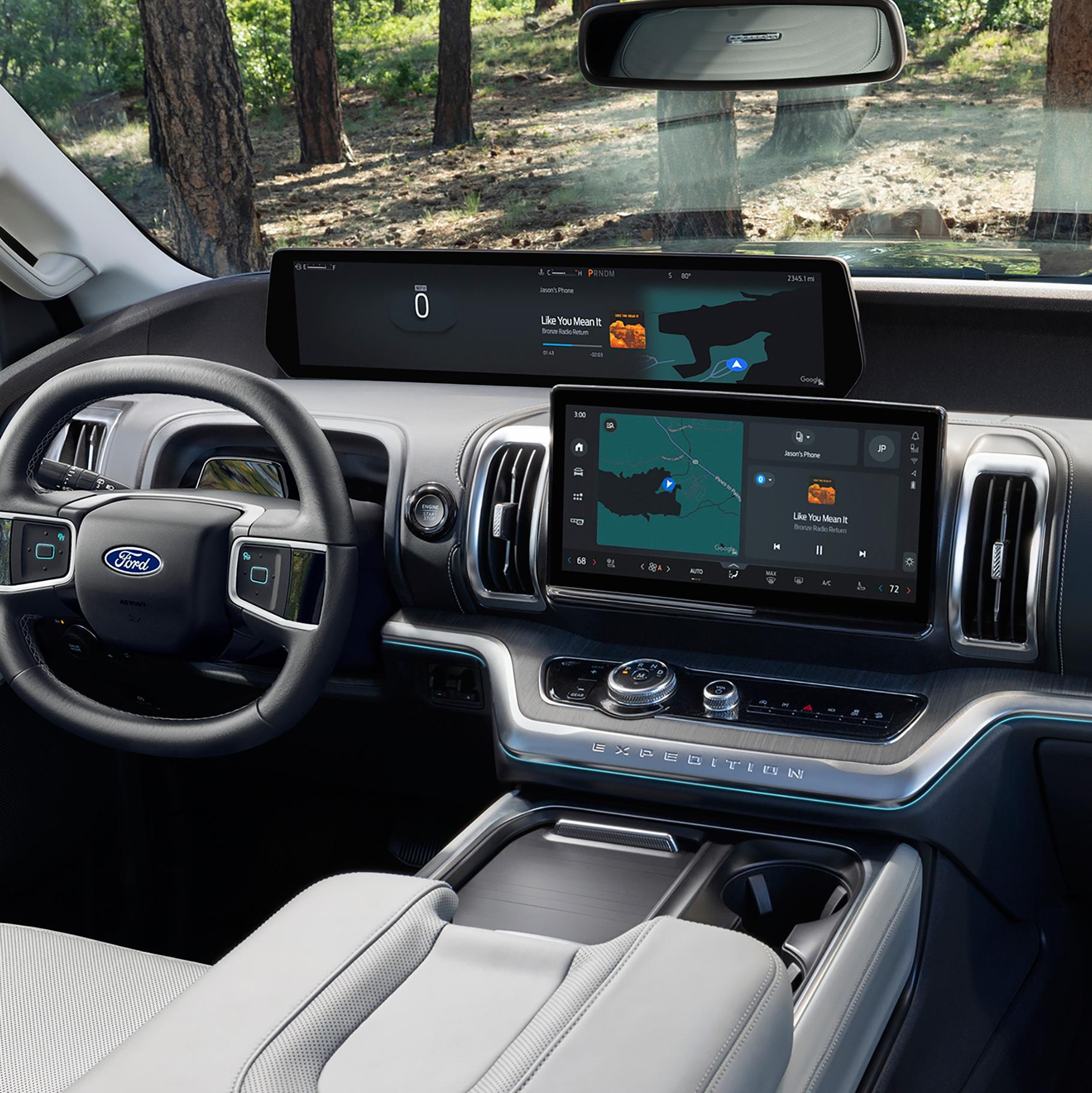 2027 Ford Expedition® Platinum™ SUV 24-inch panoramic display and 13.2-inch centre display