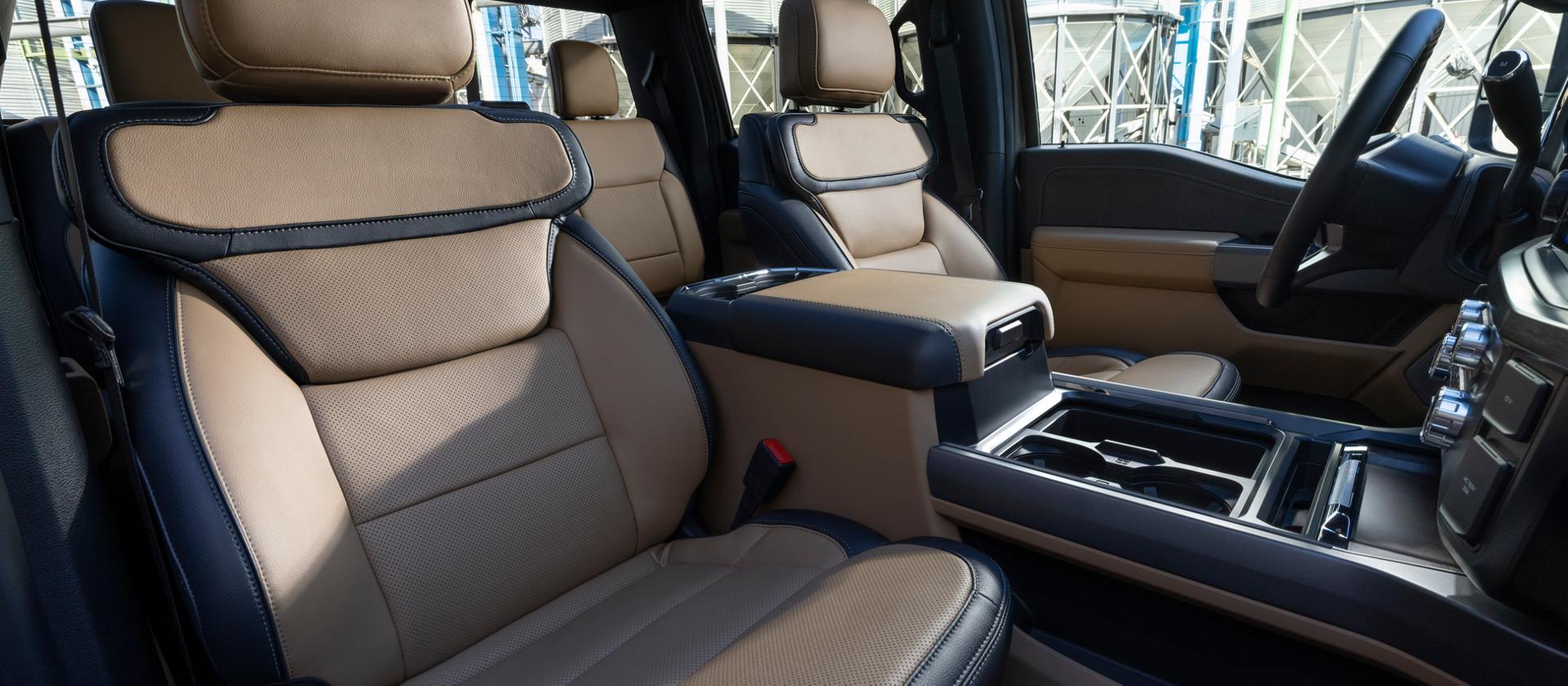 Interior view of the 2026 Ford Super Duty® F-350® Lariat®
