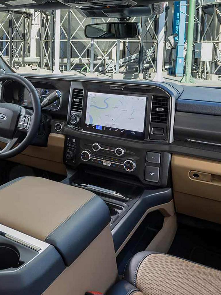 2026 Ford Super Duty® F-450® Lariat® model interior and dashboard