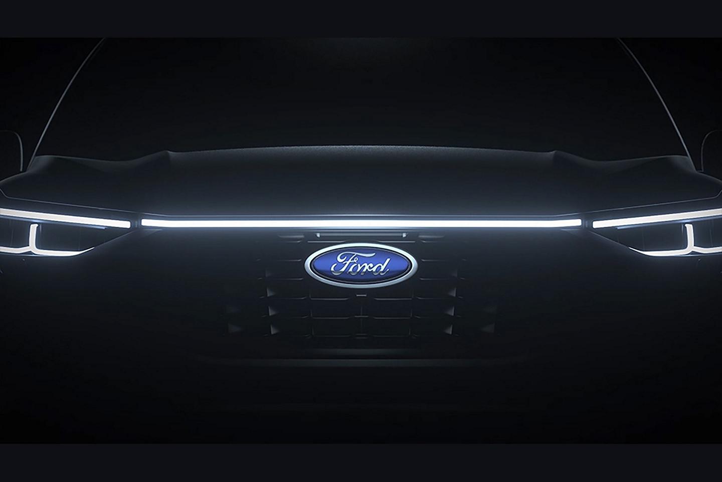 Close-up of the LED light bar on the 2026 Ford Escape® SUV