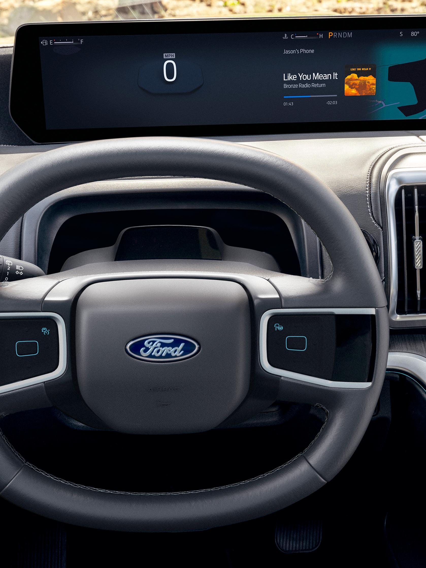 Customizable 24-inch panoramic display in a 2026 Ford Expedition® SUV
